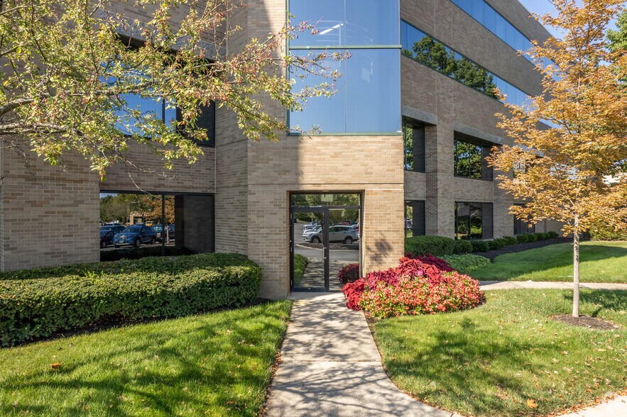 More Photos Of 5080 Tuttle Crossing Blvd, Dublin Office For Lease