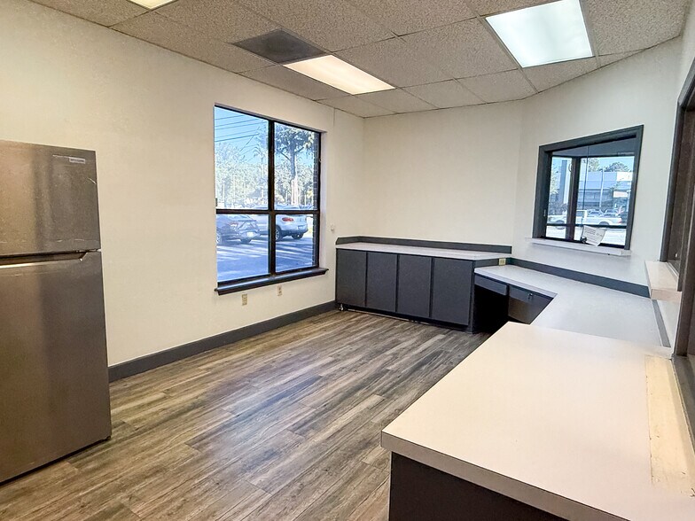 More Photos Of 2413 Savannah Hwy, Charleston Office For Lease