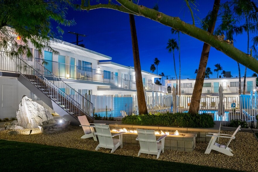 More Photos Of 1466 N Palm Canyon Dr, Palm Springs Hotel For Lease