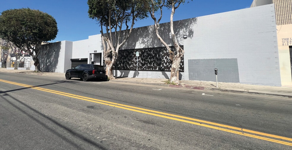 More Photos Of 935 E 12th St, Los Angeles Warehouse For Sale