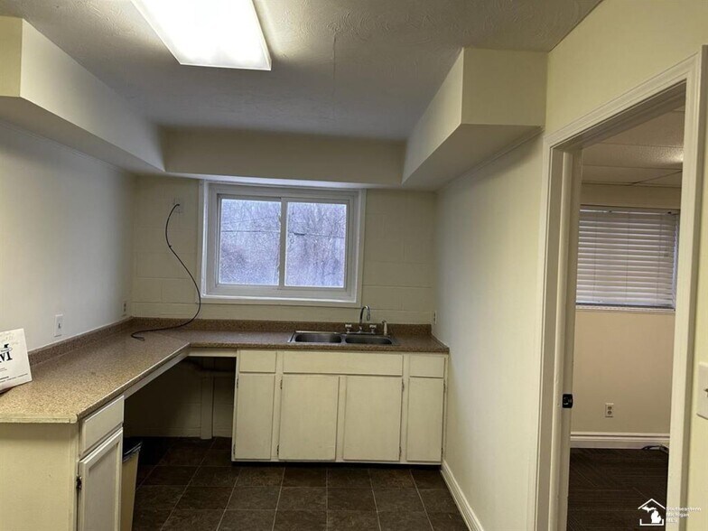 More Photos Of 8736 Swan Creek Rd, Newport Freestanding For Sale