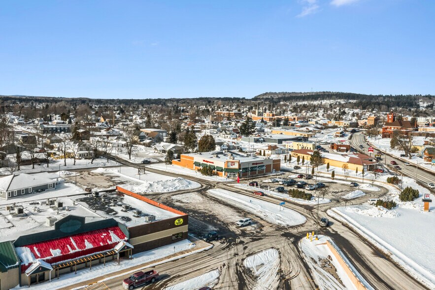 More Photos Of 300 E F St, Iron Mountain Drugstore For Sale