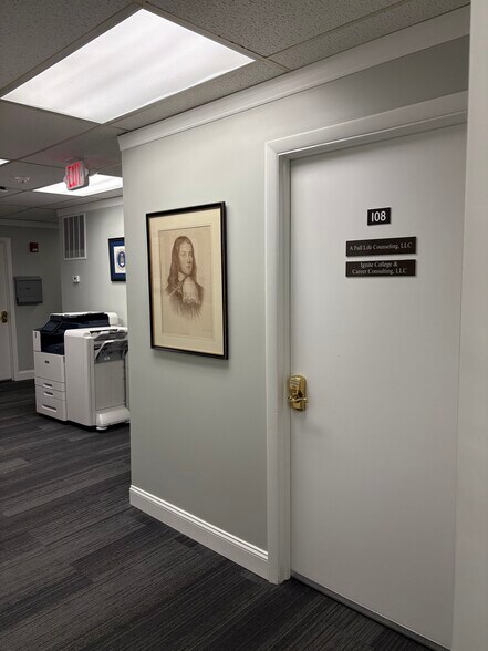More Photos Of 2 Kings Hwy W, Haddonfield Office For Lease