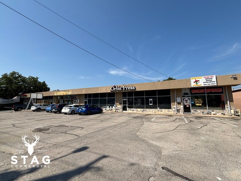 More Photos Of 1803-1813 N Elm St, Denton Restaurant For Sale
