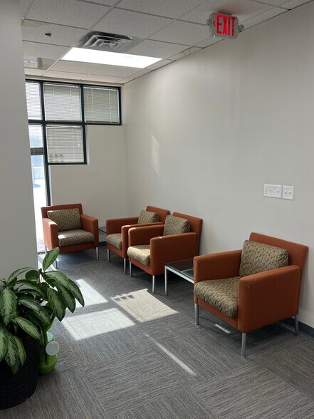 More Photos Of 2070 Little Hills Expy, Saint Charles Office For Sale