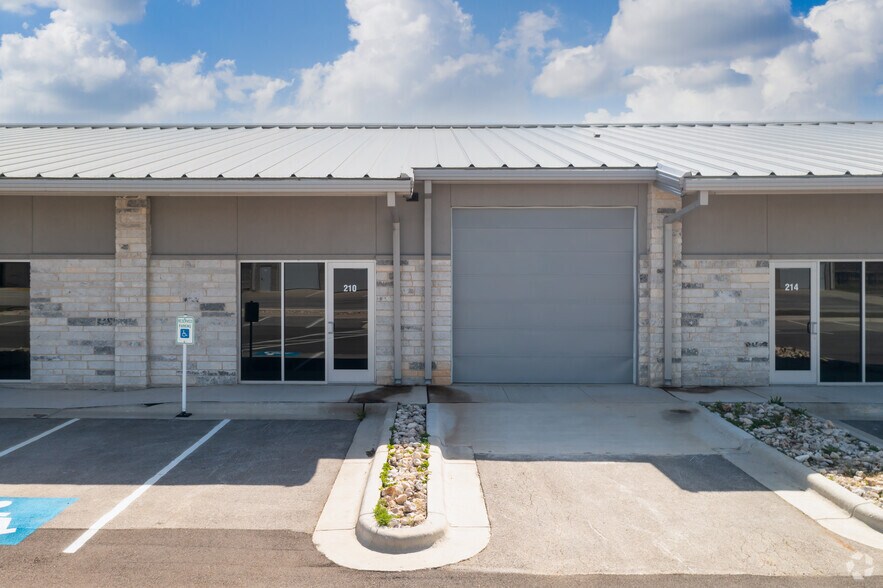 More Photos Of 324 Riverwalk Dr, San Marcos Unknown For Lease