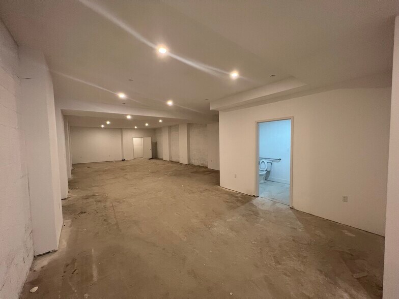 More Photos Of 250 Manhattan Ave, Brooklyn Apartments For Sale