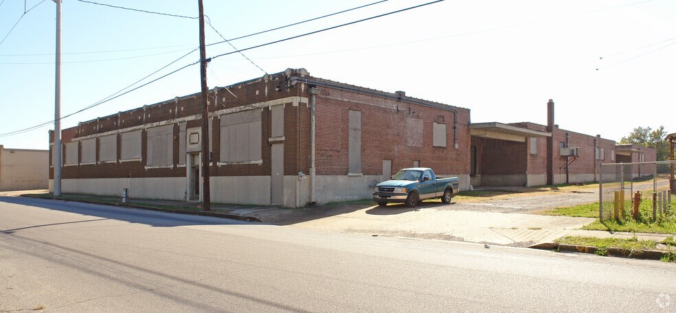 More Photos Of 305 W Trigg Ave, Memphis Warehouse For Sale