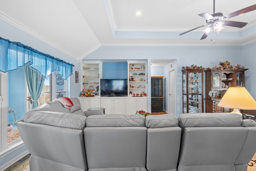 More Photos Of 414 County Road 437, Eddy Service For Sale