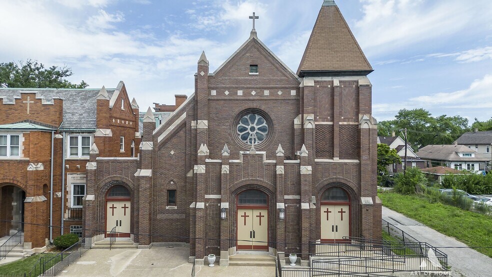 More Photos Of 700 E 91st St, Chicago Religious Facility For Sale