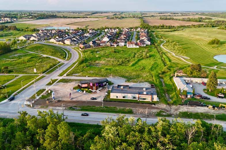 More Photos Of 344 Logie St, Lindsay Unknown For Lease