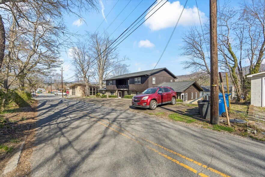 More Photos Of 71 Maple St, Clyde Apartments For Sale