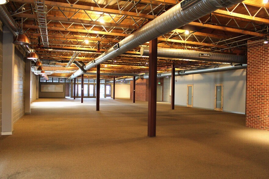 More Photos Of 900 S Wolfe St, Baltimore Office For Sale