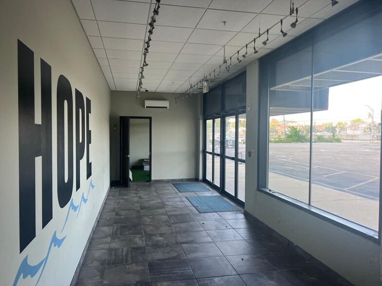 More Photos Of 1 S Main St, Toms River Warehouse For Lease