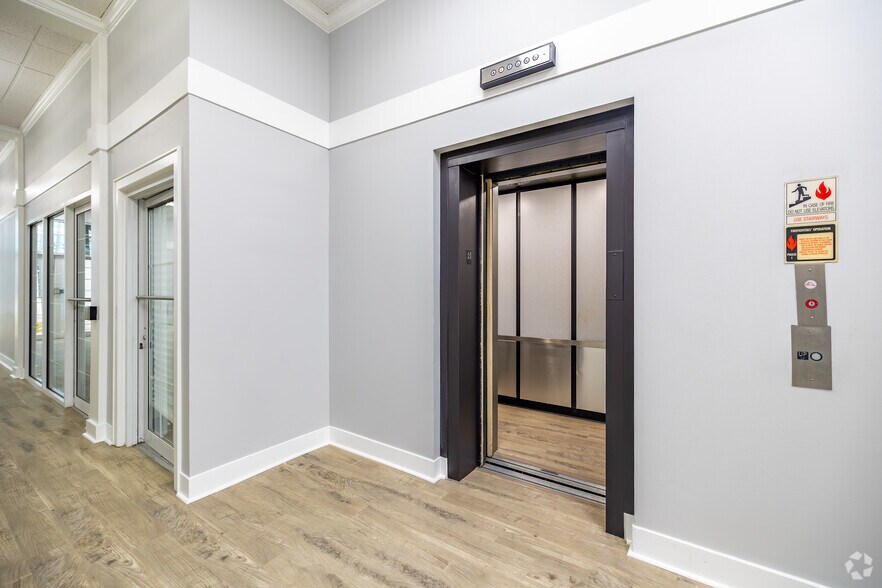 More Photos Of 6230-6360 Busch Blvd, Columbus Unknown For Lease