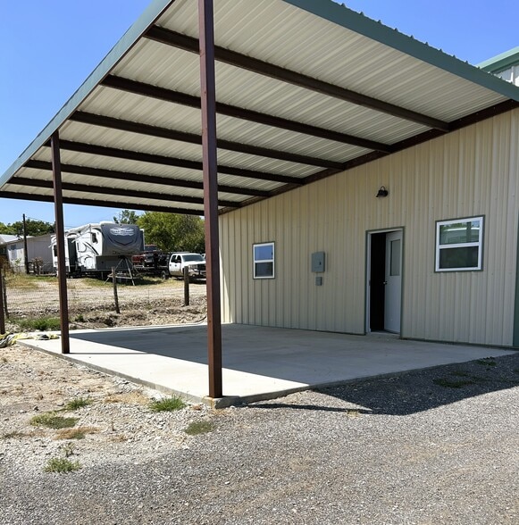 More Photos Of 7624 Azle - Veal Station Rd Rd, Azle Self Storage For Lease