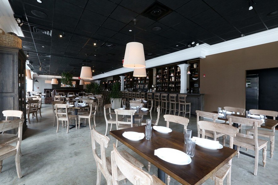 More Photos Of 470 Driggs Ave, Brooklyn Storefront For Lease