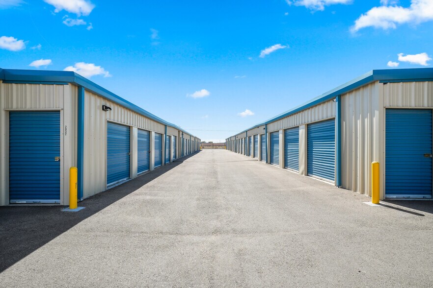 More Photos Of 14150 Pebble Hills Blvd, El Paso Self Storage For Sale