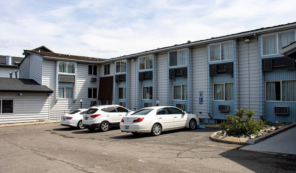 More Photos Of 2020 Prospect Ave, Helena Hotel For Sale