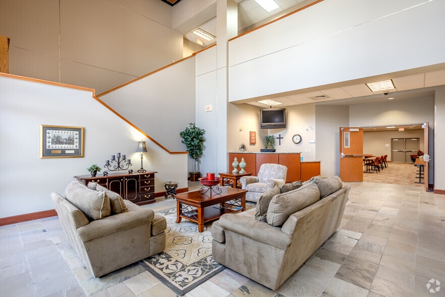 More Photos Of 500 Maplelawn Dr, Plano Office For Sale