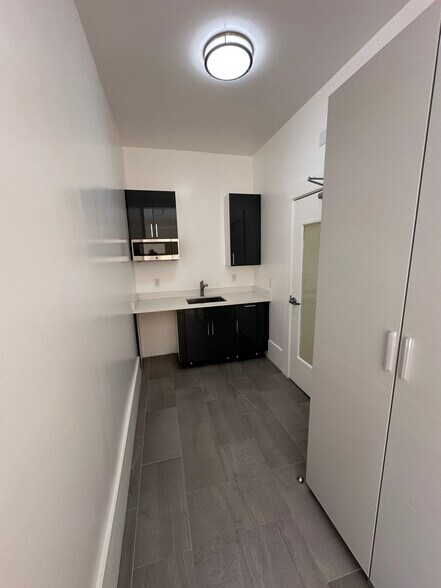 More Photos Of 301 E 3rd Ave, San Mateo Loft Creative Space For Lease