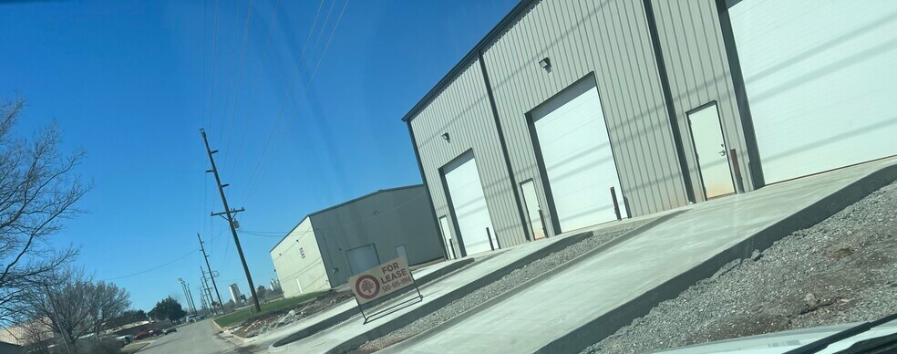 More Photos Of 1507 SW G Ave, Lawton Warehouse For Sale