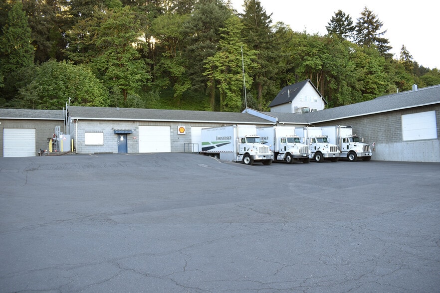 More Photos Of 2727 NW St Helens Rd, Portland Manufacturing For Lease