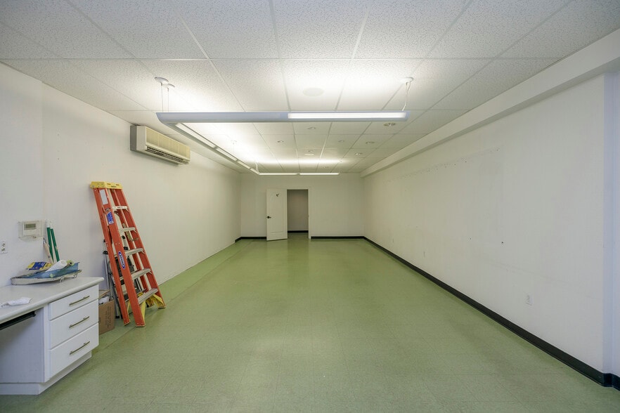 More Photos Of 918 10th St, Modesto Storefront Retail Office For Sale