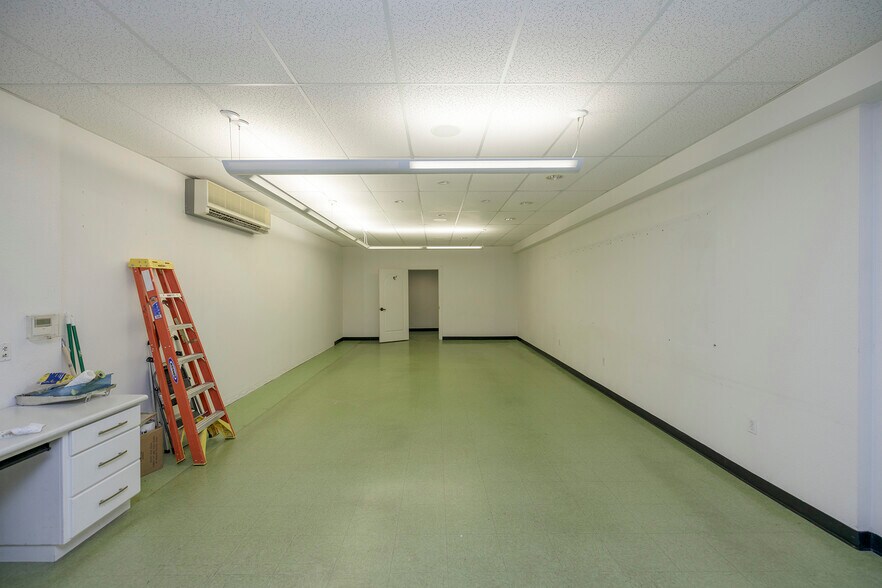 More Photos Of 918 10th St, Modesto Storefront Retail Office For Sale