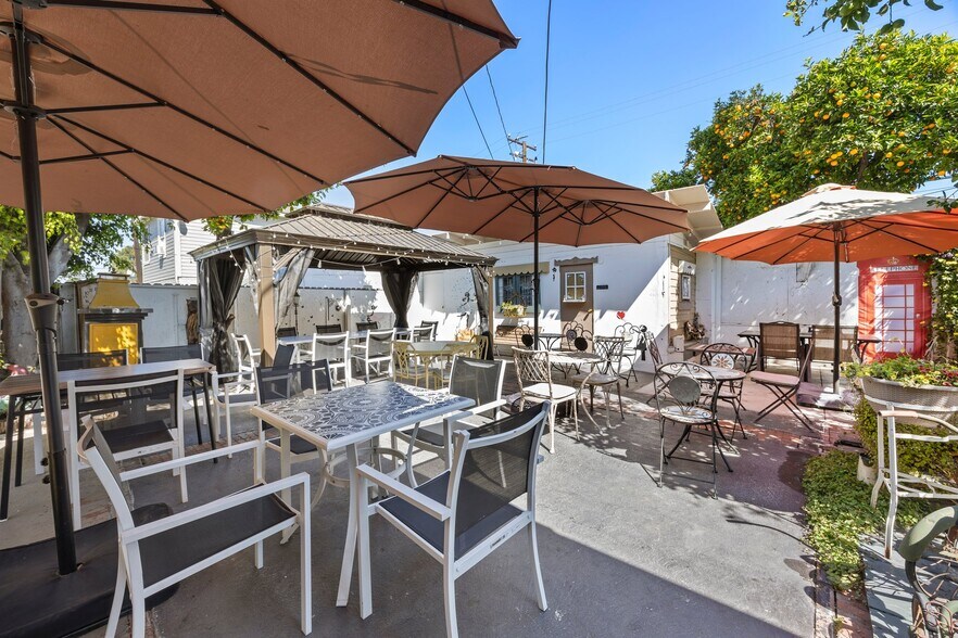 More Photos Of 419 W Commonwealth Ave, Fullerton Restaurant For Sale