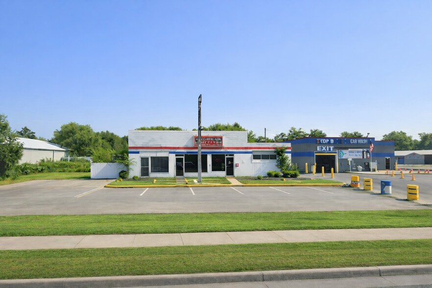 More Photos Of 3065 N National Rd, Columbus Freestanding For Sale