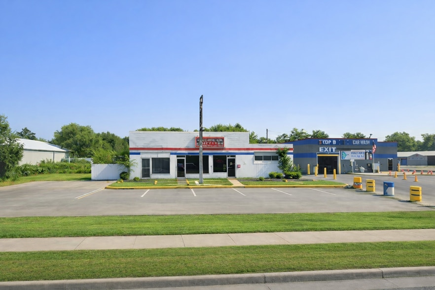 More Photos Of 3065 N National Rd, Columbus Freestanding For Sale