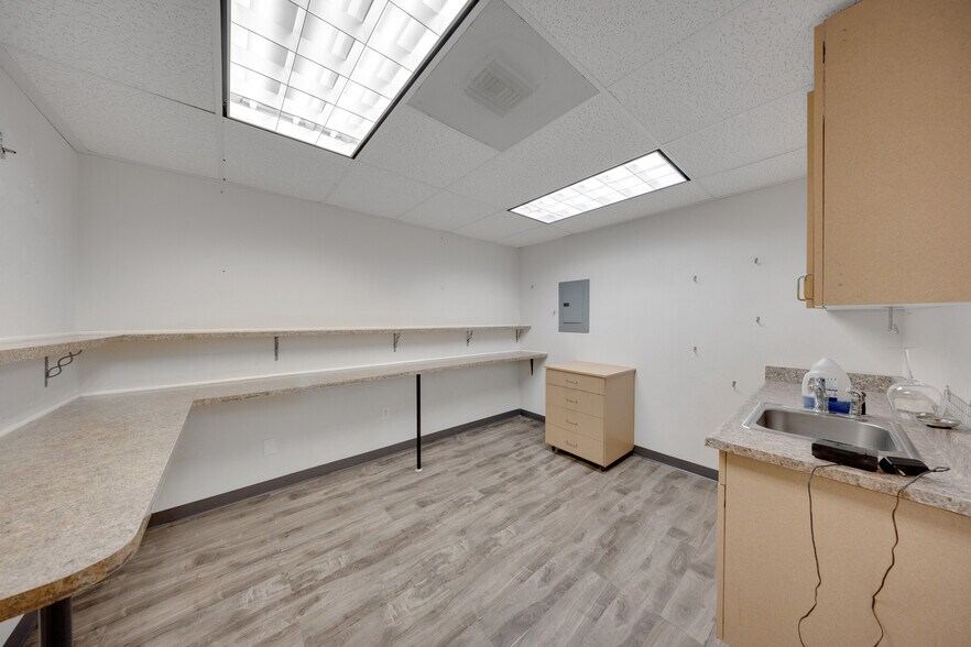 More Photos Of 408 S Beach Blvd, Anaheim Medical For Sale