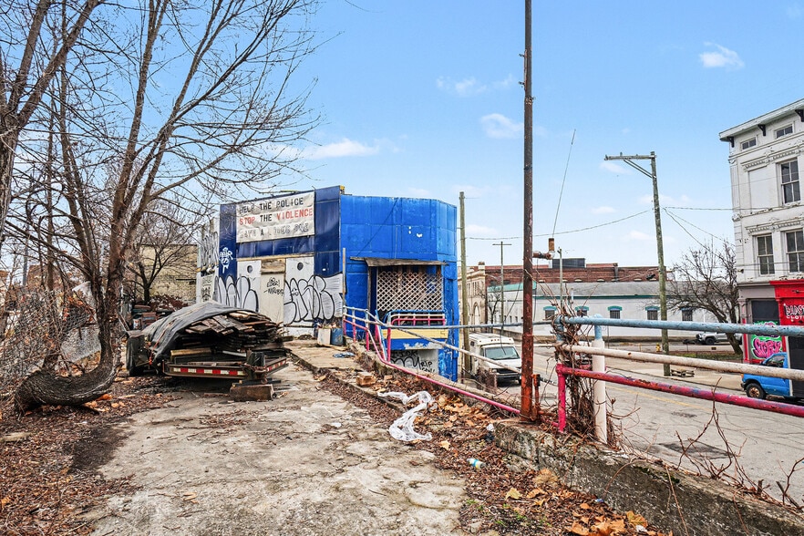 More Photos Of 1778 Central Ave, Cincinnati Auto Repair For Sale