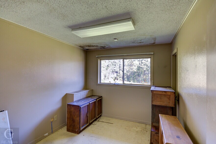 More Photos Of 435 Homer Rd, Minden Medical For Sale
