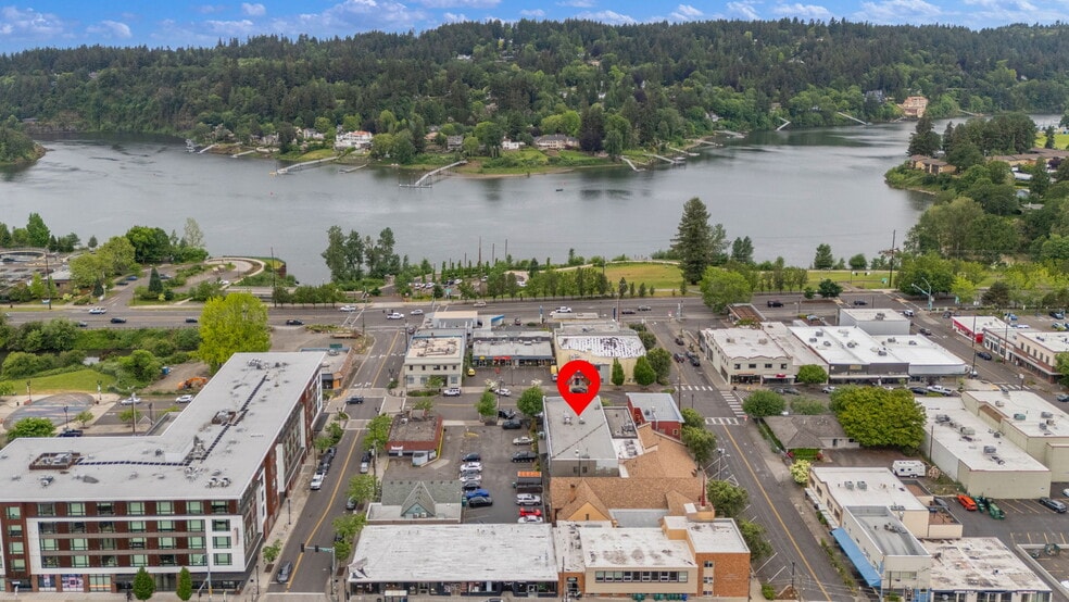 More Photos Of , Milwaukie General Retail For Sale