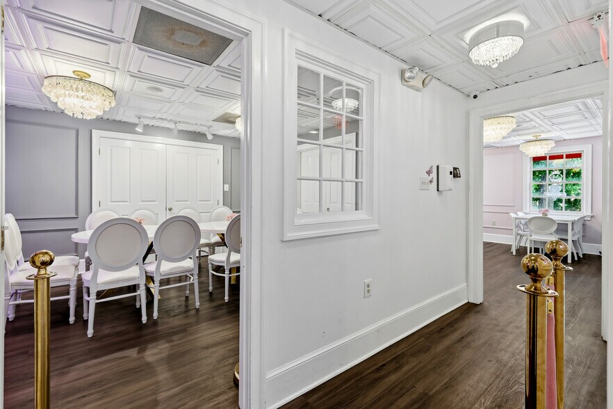 More Photos Of 3 E Market St, Leesburg Office For Sale