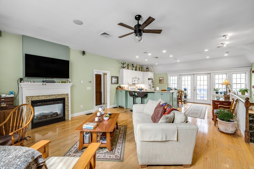 More Photos Of 1861 Main St, Brewster Hospitality For Sale