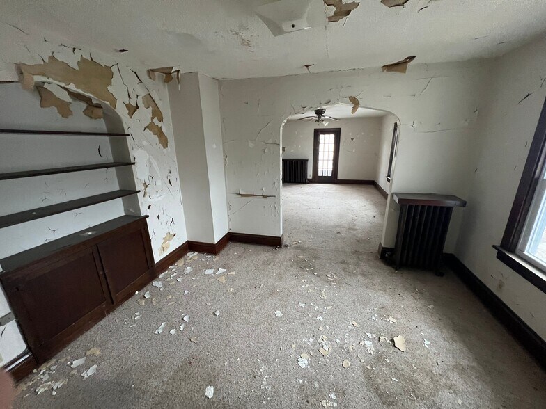 More Photos Of 311 E Joy St, Red Oak Apartments For Sale