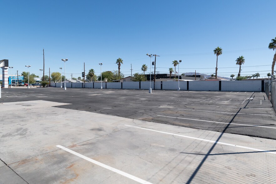 More Photos Of 3105 E Sahara Ave, Las Vegas Auto Repair For Lease