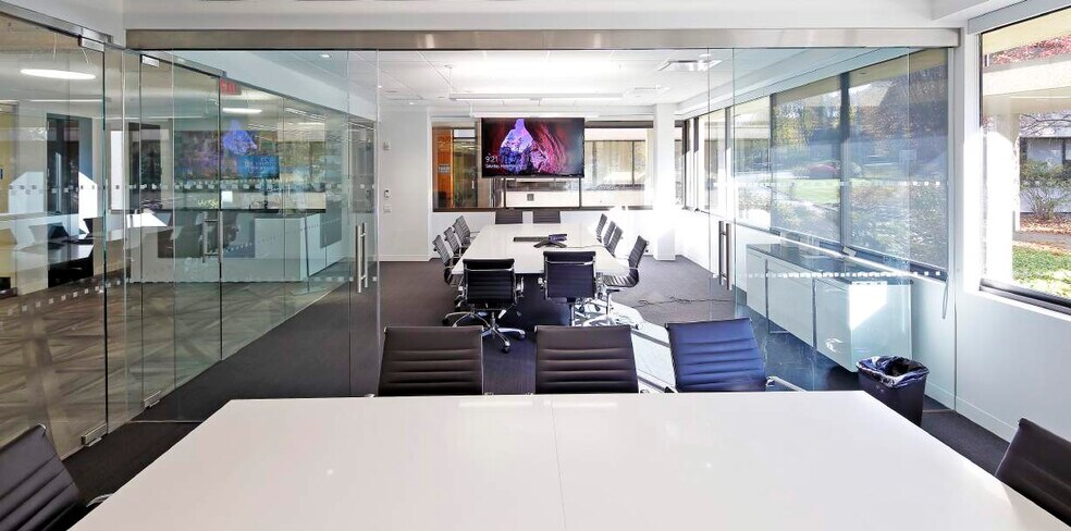 More Photos Of 777 W Putnam Ave, Greenwich Office For Lease