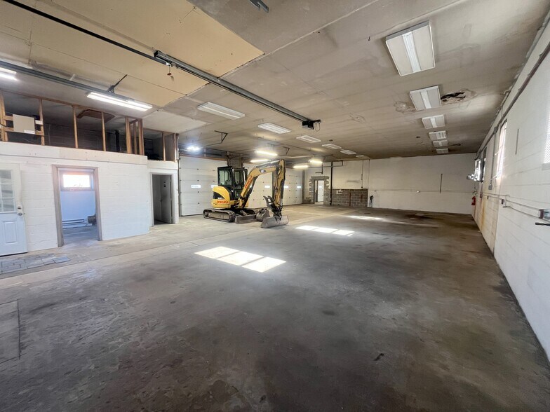 More Photos Of 1114 Montello St, Brockton Auto Repair For Sale