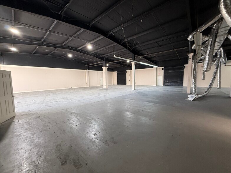 More Photos Of 11300 Space Blvd, Orlando Unknown For Lease