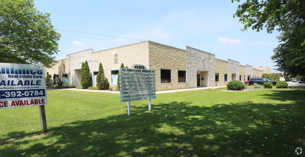 More Photos Of 681 Grand Blvd, Deer Park Warehouse For Lease