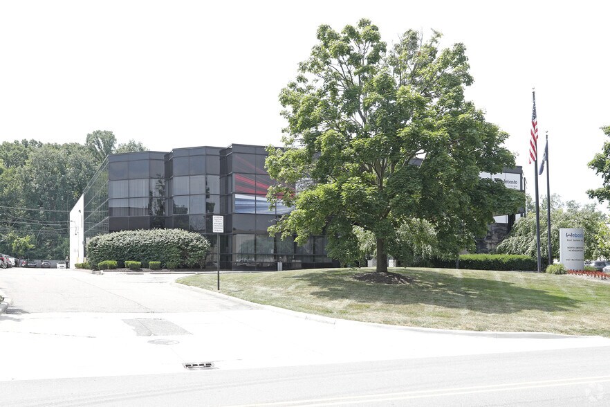 More Photos Of 1757 Northfield Dr, Rochester Hills Light Manufacturing For Sale