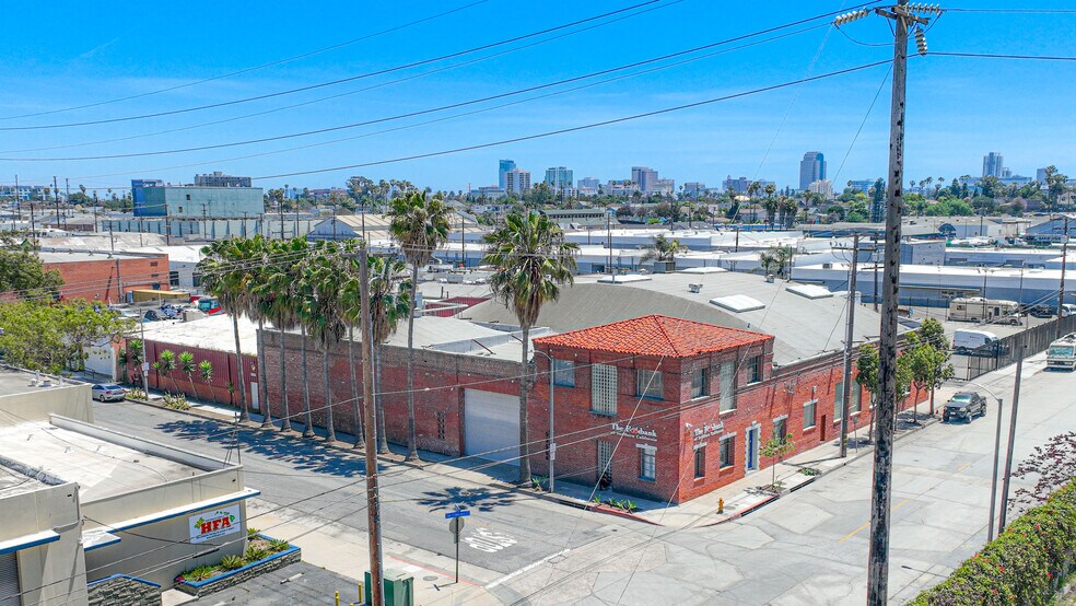 Primary Photo Of 828 Cowles St, Long Beach Warehouse For Sale