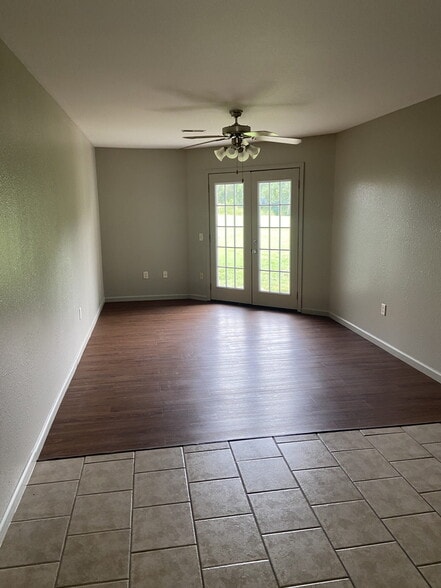 More Photos Of 1325 S Lillian Ave, Bolivar Apartments For Sale