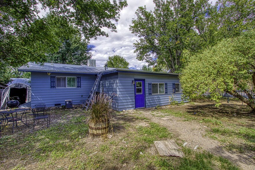 More Photos Of 10697 Highway 152, Hillsboro Storefront Retail Residential For Sale