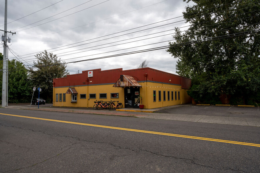 Primary Photo Of 4729 SE Milwaukie Ave, Portland Restaurant For Sale