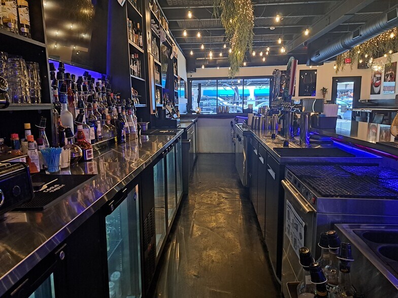 More Photos Of 1959-3310 NE Jensen Beach Blvd, Jensen Beach Storefront Retail Office For Sale